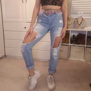 Boyfriend Mom highwaisted ripped Jeans size 0